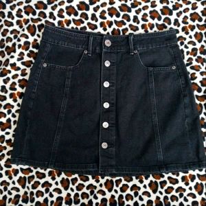 American Eagle Black denim buttoned down Skirt size 6